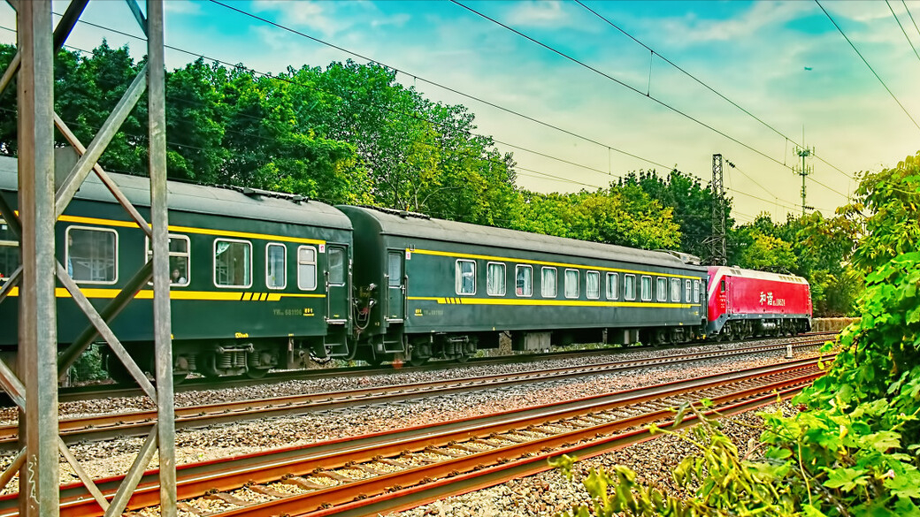 为何普通列车取消多个颜色全部使用了绿色是因为绿色环保吗