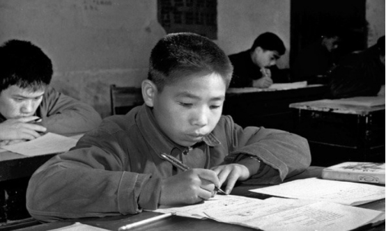 看过这些1977年的高考试卷，如果放在今天，你能考多少分？