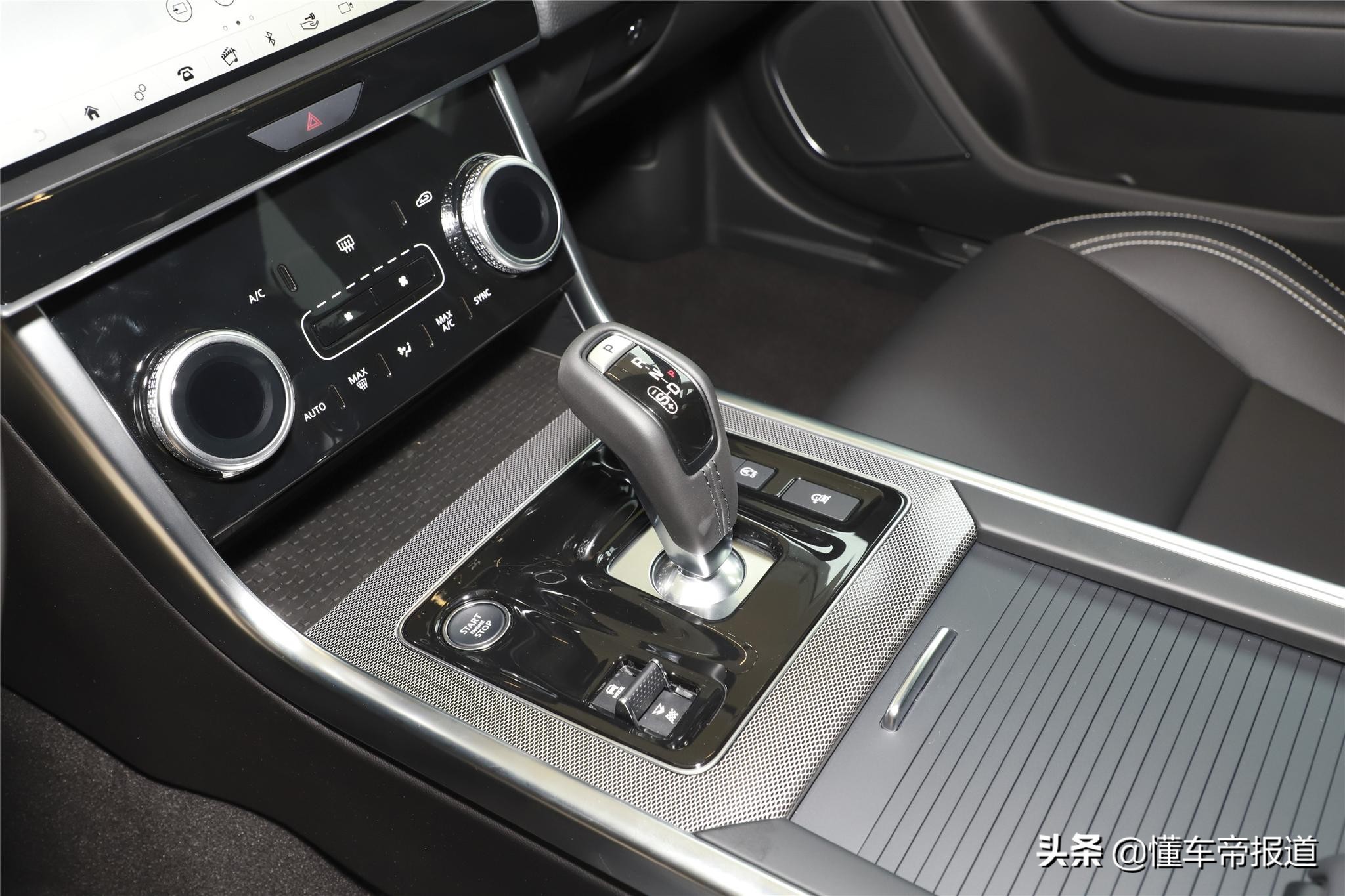 新车 </p><p>　　 价格小幅上调，增曜黑运动版，新款捷豹XEL上市，29.98万起