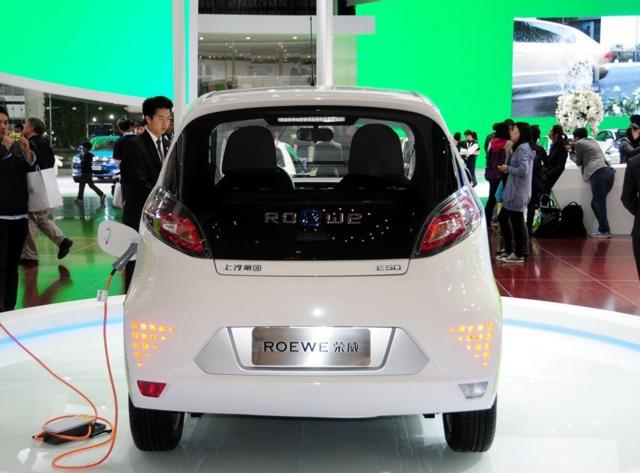 荣威这款微型电动车续航可达170km,竟然售价19万