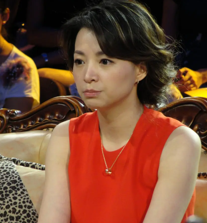 8位当红“妆感美人”，每一位都离不开化妆品，素颜与路人无差
