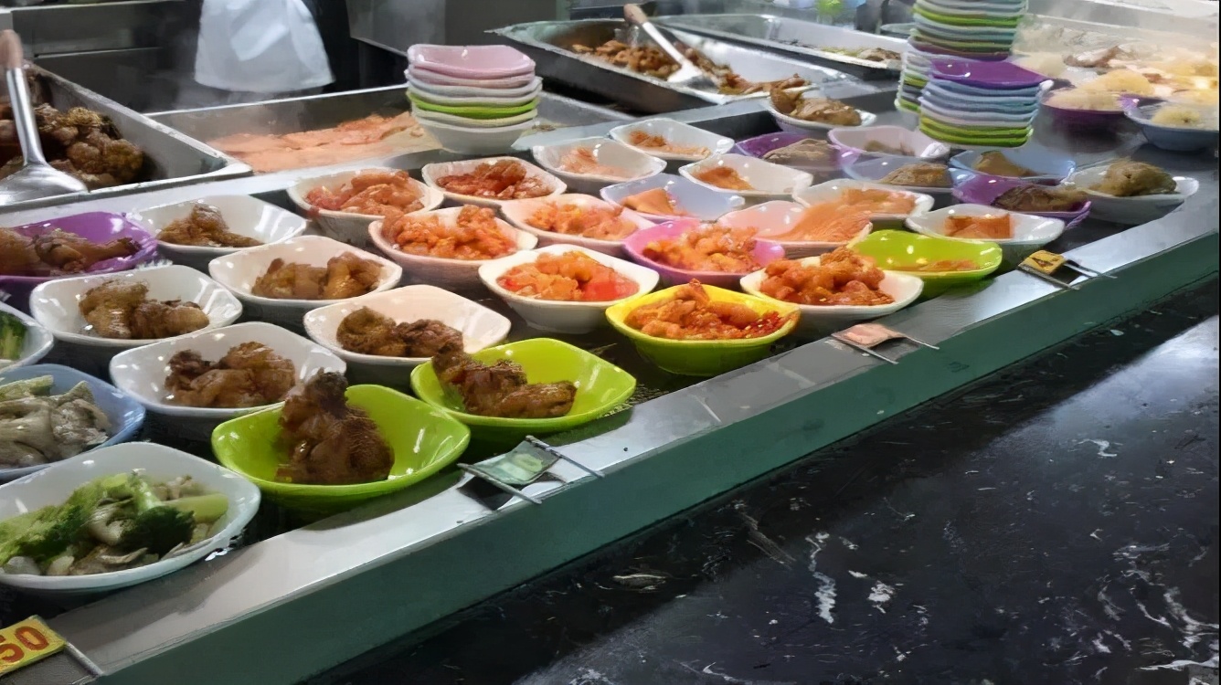 羡慕！坐拥十几条交通线，宿舍楼里还有“健身房”，这所大学超“火爆”！