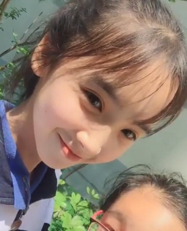 一组校花的照片火了：从小学到大学，哪个时期的校花惊艳了众人？