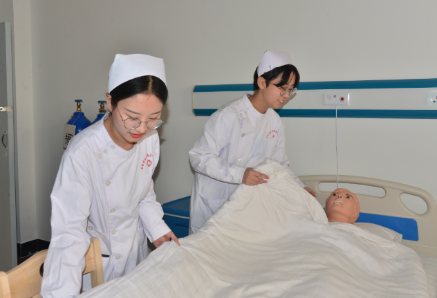 2021高考报志愿，适合女生选择的专业，就业率高收入也不低