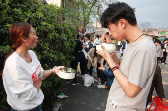 2021有高考工厂之称的高中，1万多名考生，仅76人考上重点大学