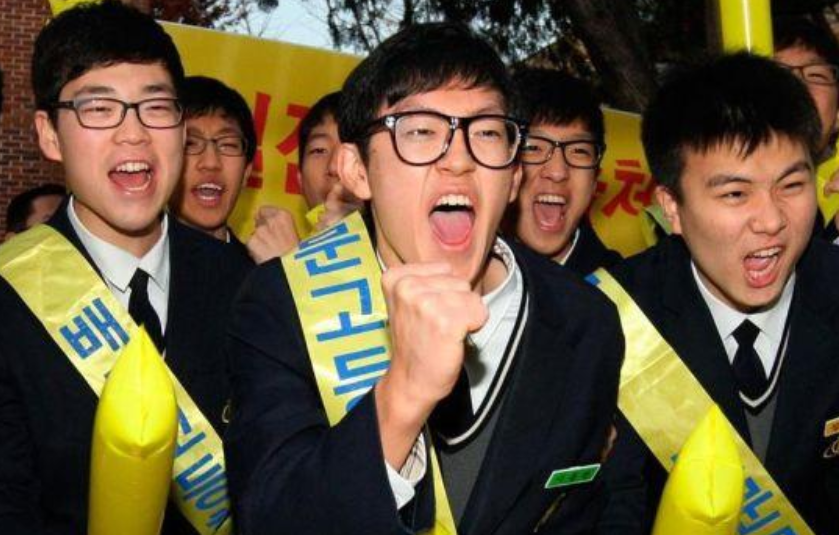 韩国高考：千万人仰望的独木桥，坐落在金钱堆上的天空之城