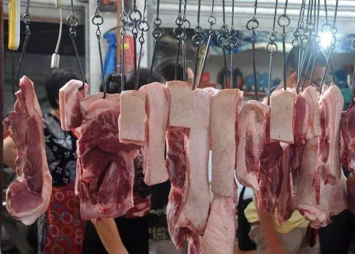 “豬前腿”和“豬后腿”價(jià)格差不多，口感相差很大，豬后做好以后別再買錯(cuò)
