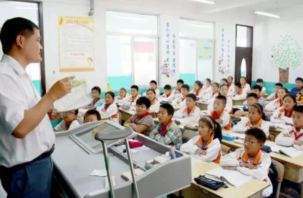 教育部对民办中小学提出要求，尽快完成民转公，民办教师何去何从