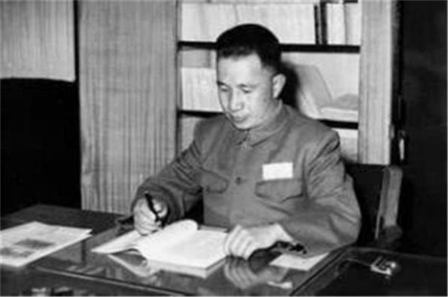 1955年授军衔，十位大将都担任什么职务？职务最高的是谁？