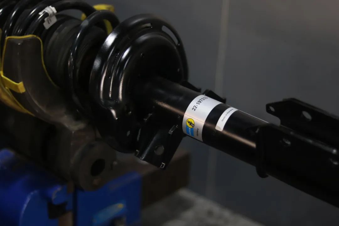 怪兽修车：翻新一辆15年奔驰GLK260，最终满血复活变新车