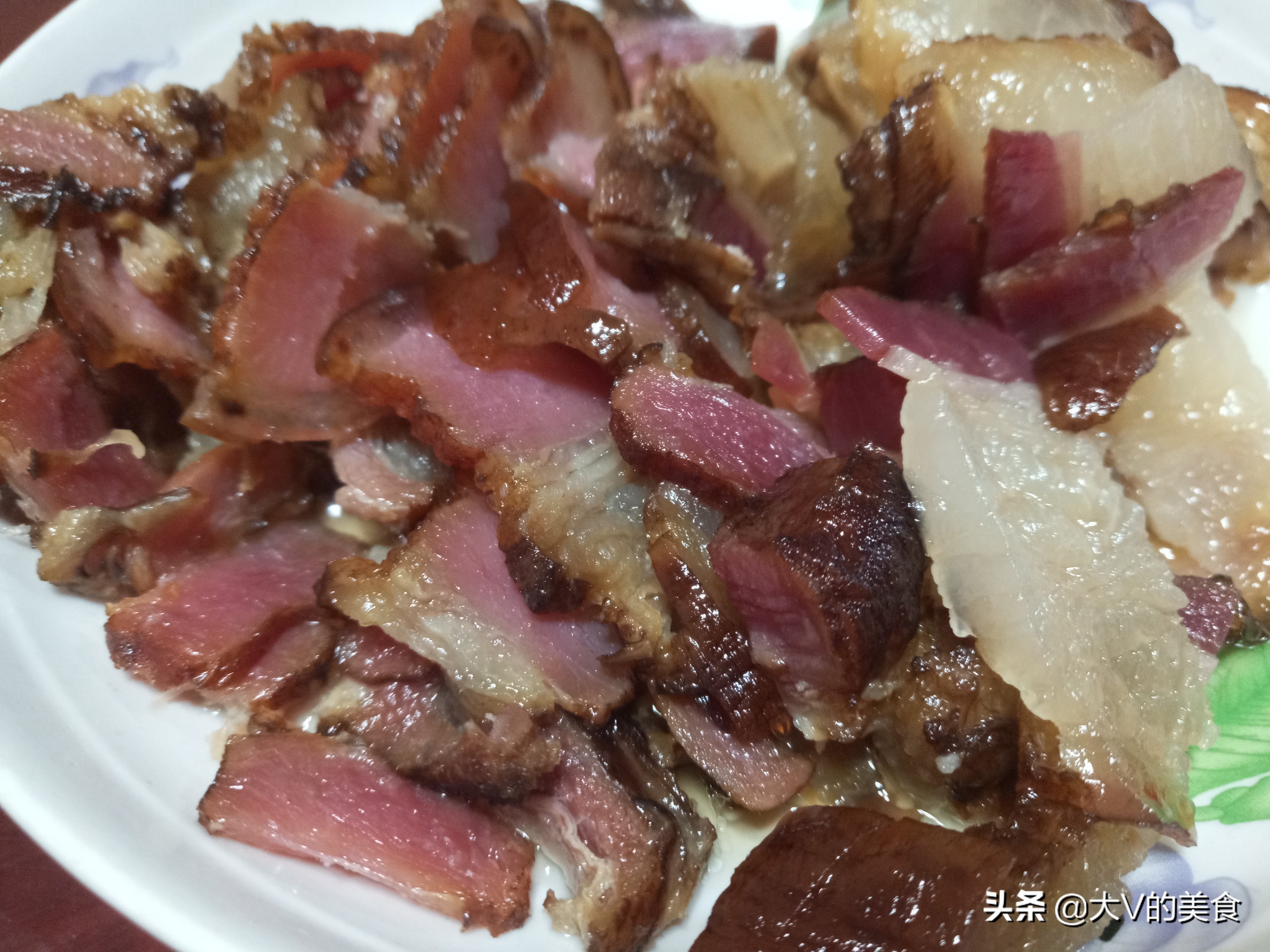 家常清蒸腊肉（腊肉这样清蒸口感鲜香有嚼劲）