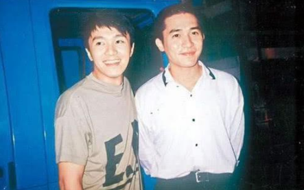 老友去世，痛失挚爱，被圈内人炮轰，周星驰“叛众亲离”的一生