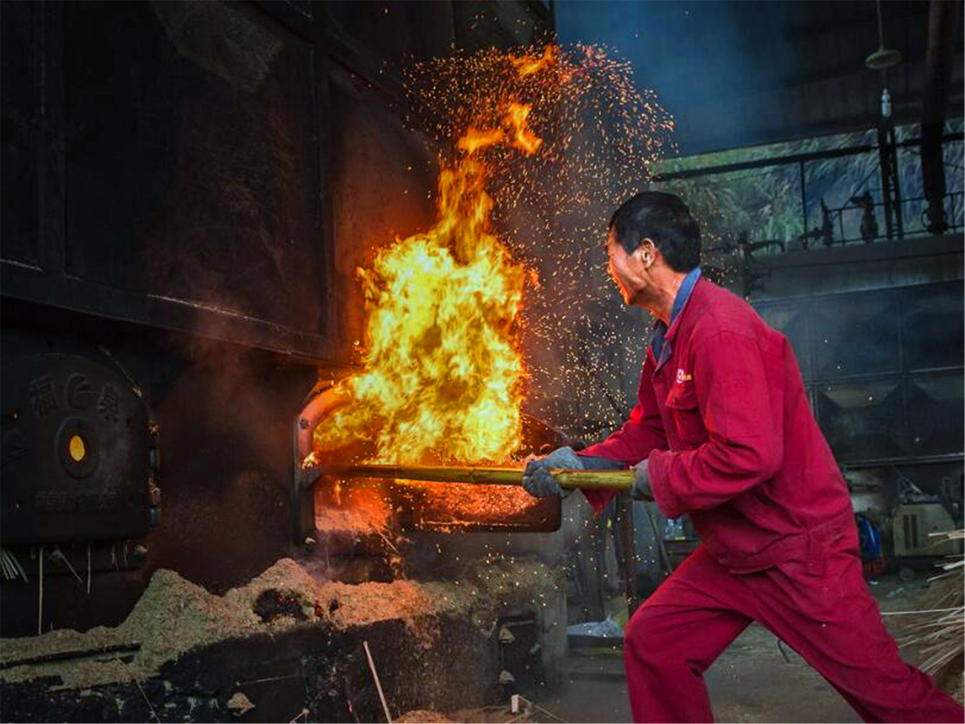 湖北锅炉工烧煤时发现一黑疙瘩,"专家"主动找上门,估价280万