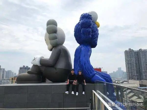 最近，一对湖北大学生情侣在立秋之际，来长沙做最浪漫的事，最后热到中暑…原来…