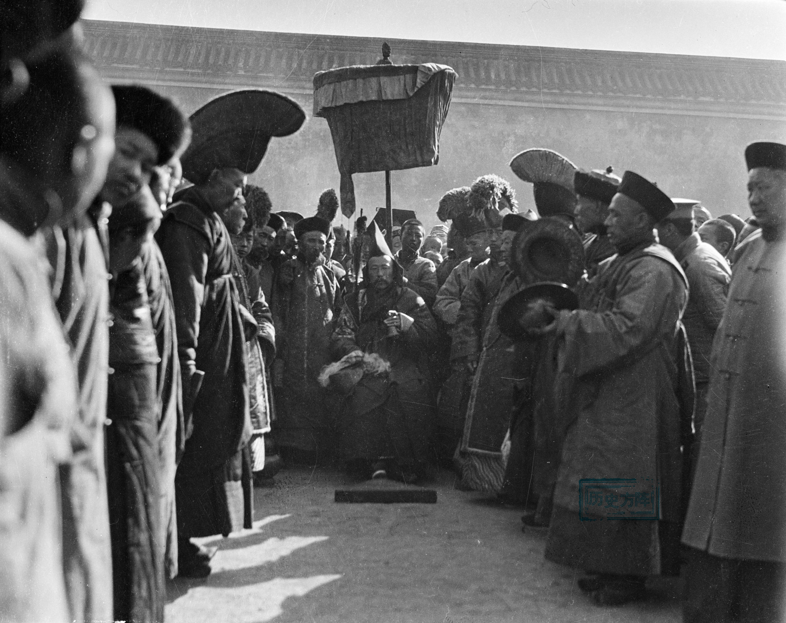 清末民初的社会真实影像，大户千金小姐也逃不开“缠足”的命运