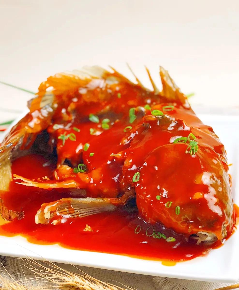 春节吃鱼有讲究,留头留尾,年年有余