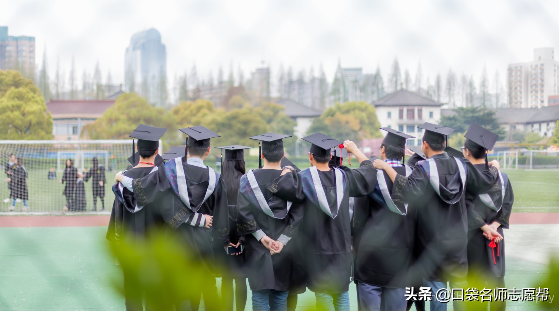 挂科20学分就劝退，五所大学不上难受，上了更难受。学生：太难了