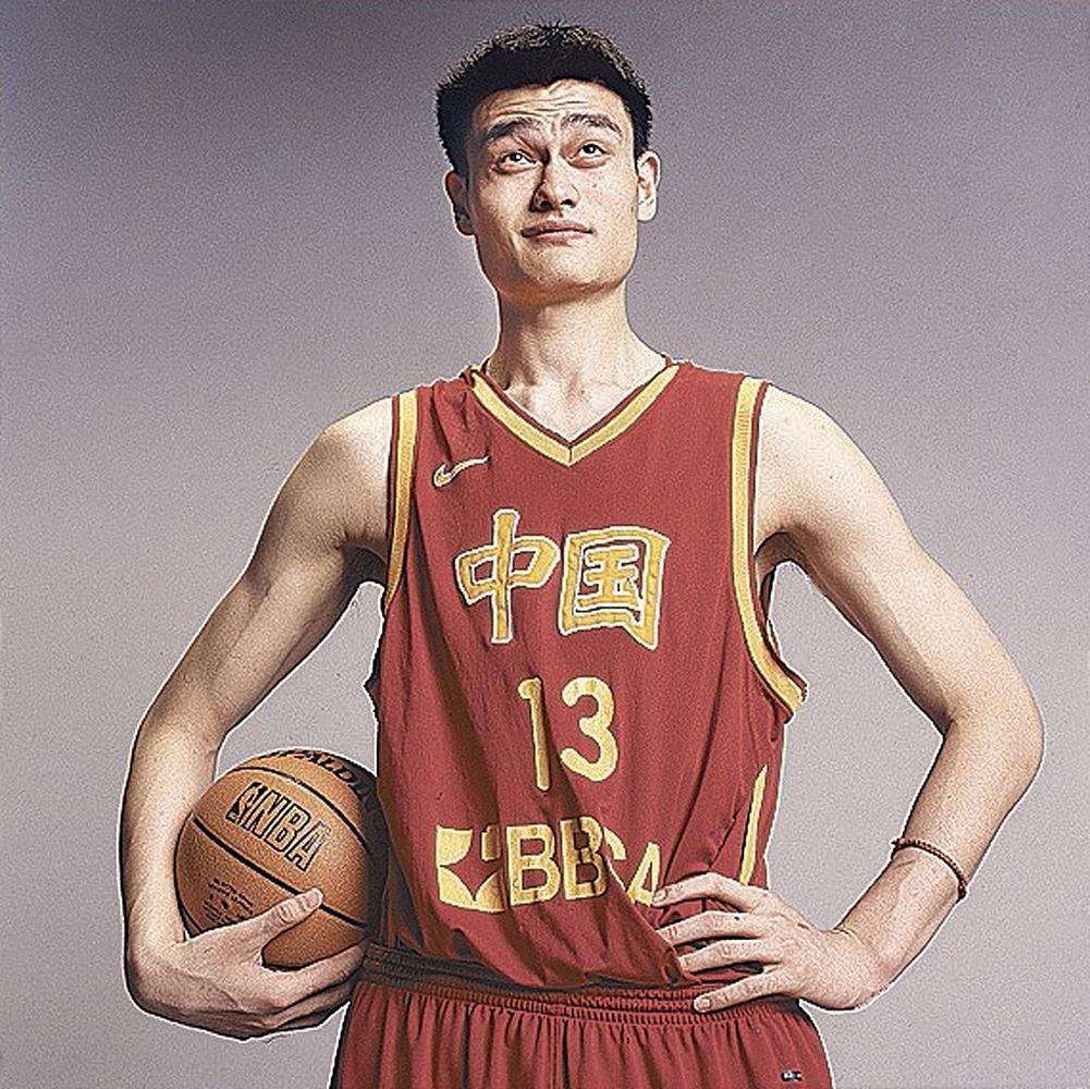 篮协为什么不放姚明去nba(姚明为何要改革？不妨看看他进入NBA的经过，体制篮球该废除了)