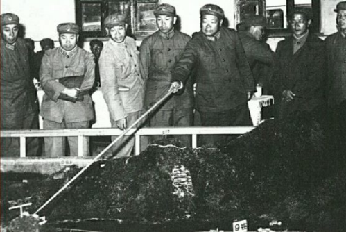 毛主席临终前没把军权交给叶剑英，而是把陈锡联喊到身边