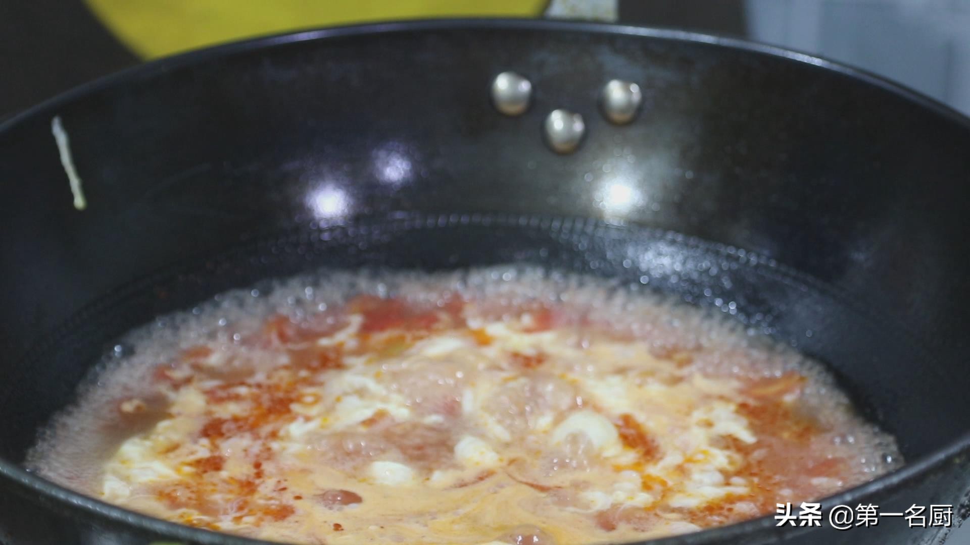 “西红柿鸡蛋汤”这样做，简单家常又营养，好喝接地气