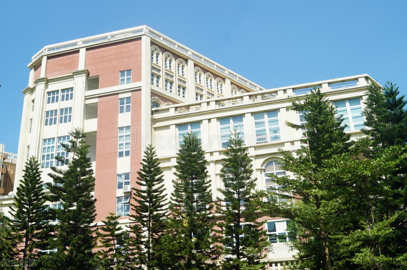 初中生上职业学校选择公立好还是私立好？