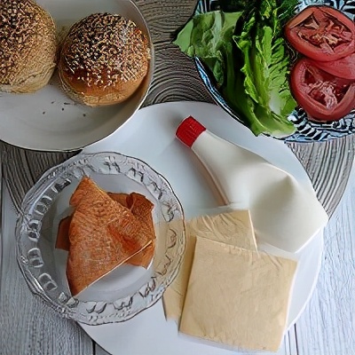 懒人鸡胸肉汉堡做法