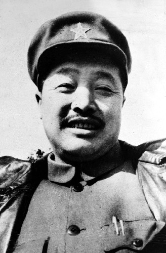 朱德位列十大元帅之首，为何军衔命令状不是001号，001号给了谁？