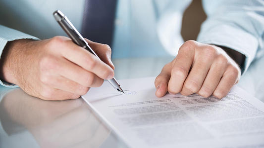 晨光文具陈湖雄：30岁创业，靠一支笔卖到身价百亿