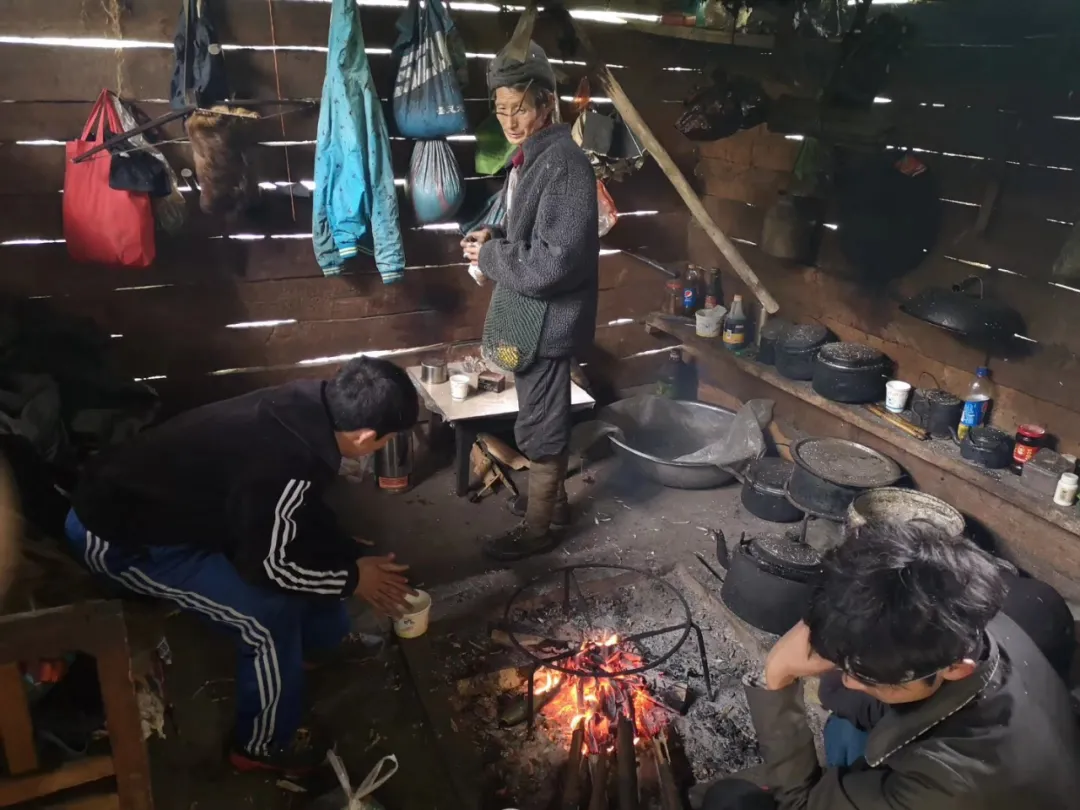 中国最隐秘的民族:告别狩猎,靠电商爆卖丛林宝贝