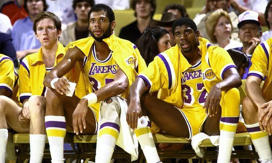 看着如今的保罗，火箭是否心碎？——说说nba“送温暖”的交易