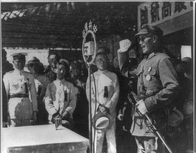 特科在上海滩的渗透，1935年，庐山会议后情报员敲掉门牙扮乞丐