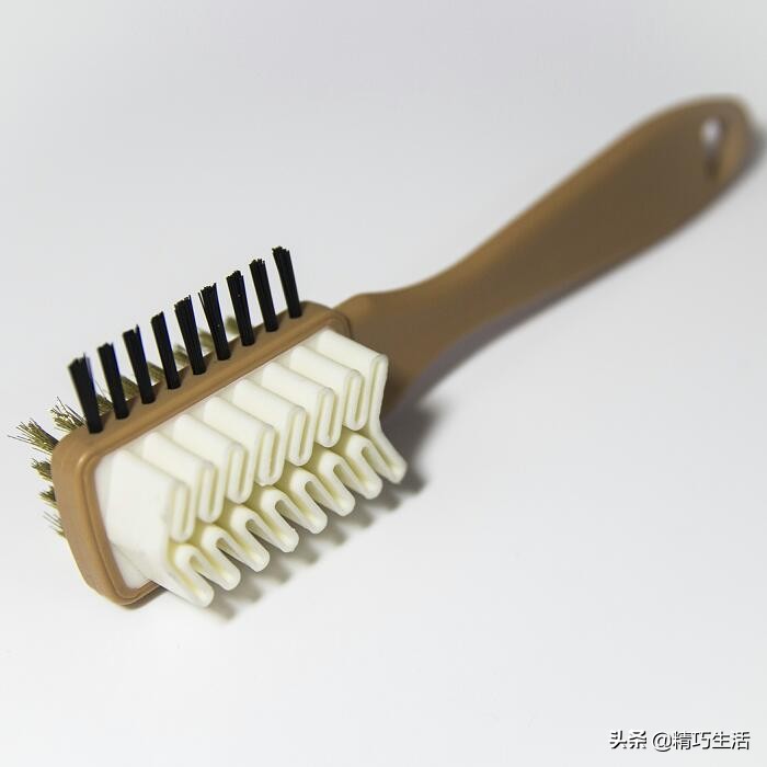 生活小妙招：反绒皮鞋清洗污渍及保养方法，瞬间让鞋子洁净如新！