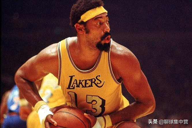 詹姆斯哈登都有哪些nba记录(NBA史上最无法打破的十大历史记录，哈登60 三双荣膺榜首)