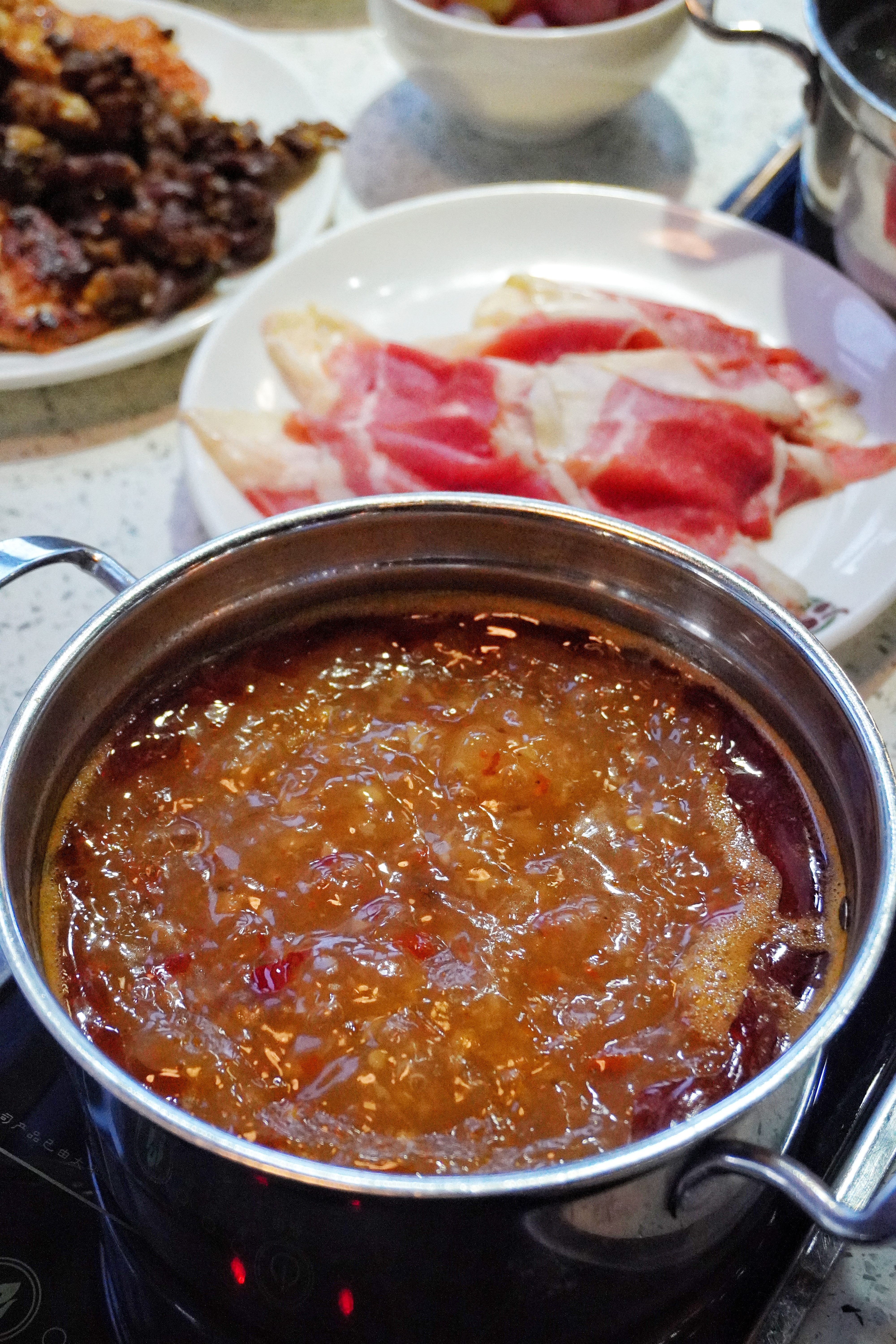 实现牛肉自由！昆明各区都有的自助餐厅，涮煮烤炒蒸，菜品100+