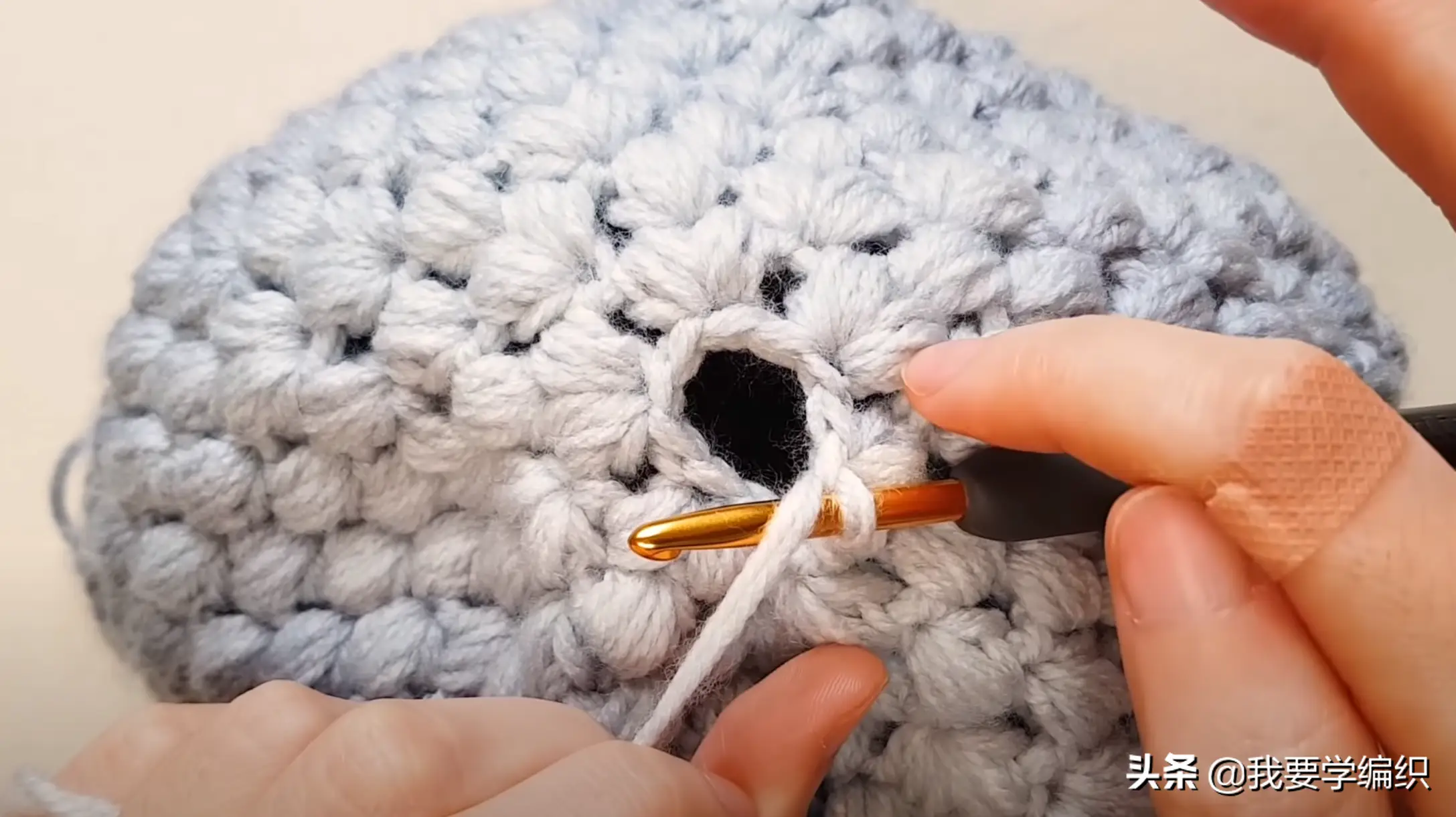 想要漂亮帽子不用买，学习编织自己就能钩一个，枣针帽教程送达