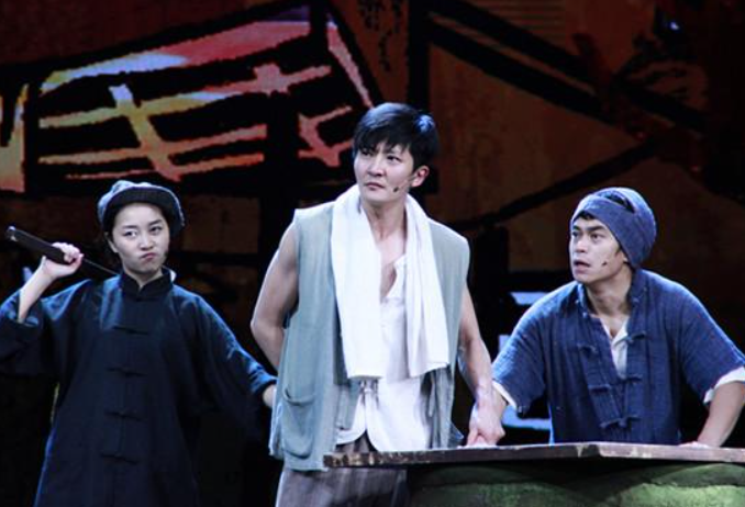 娶亲姐妹成连襟,丈母娘态度却不同,陆毅和郭京飞谁更受鲍母宠?