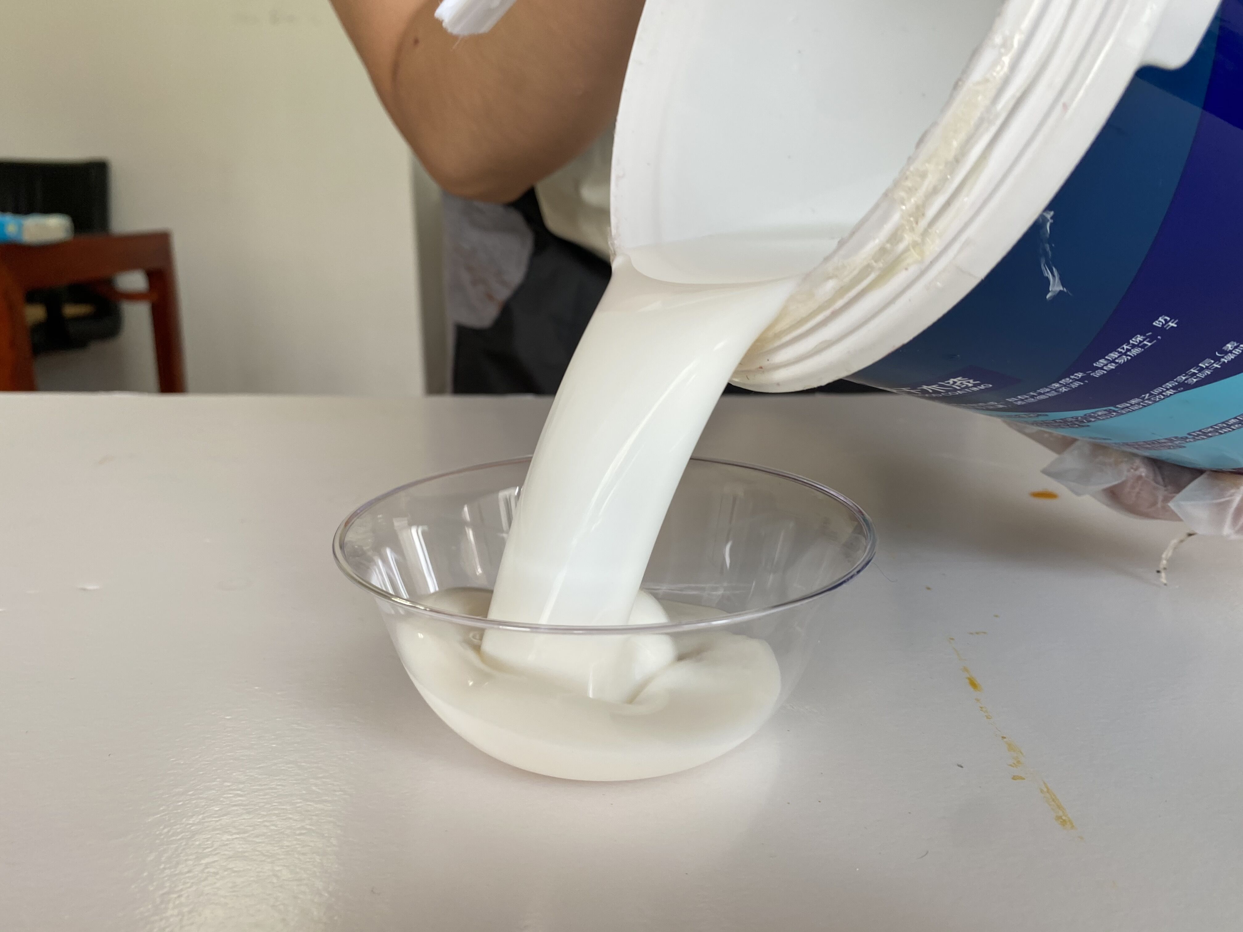 水性漆環(huán)保嗎？水性漆有味道嗎？
