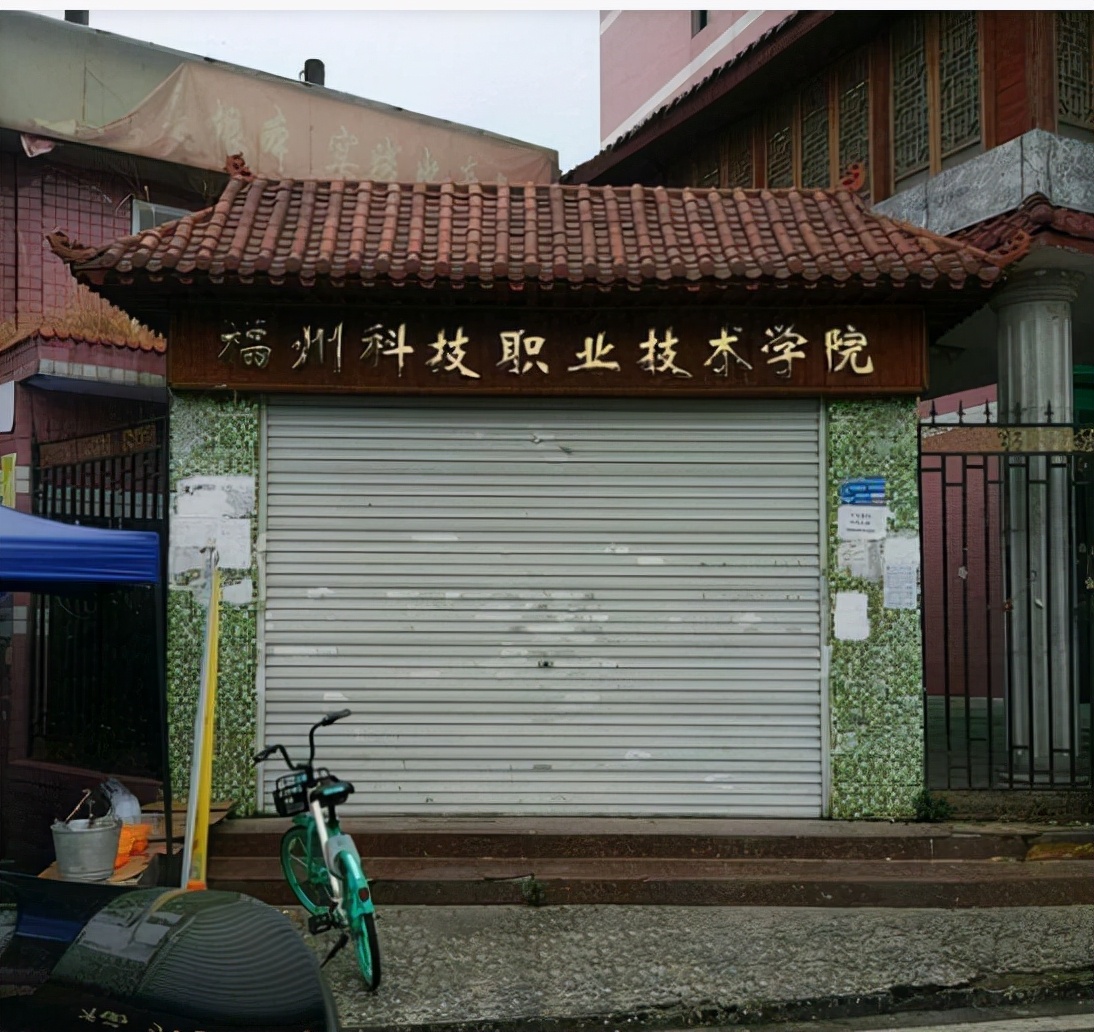 大学宣传照，和现实环境的反差有多大？学生的入学欲望突然消失了