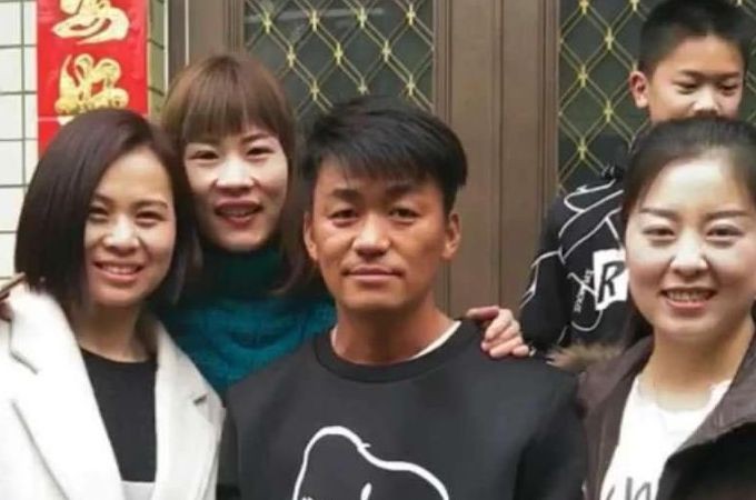 王宝强太苦了，妻子出轨母亲离世，这其中的苦只有他自己知道