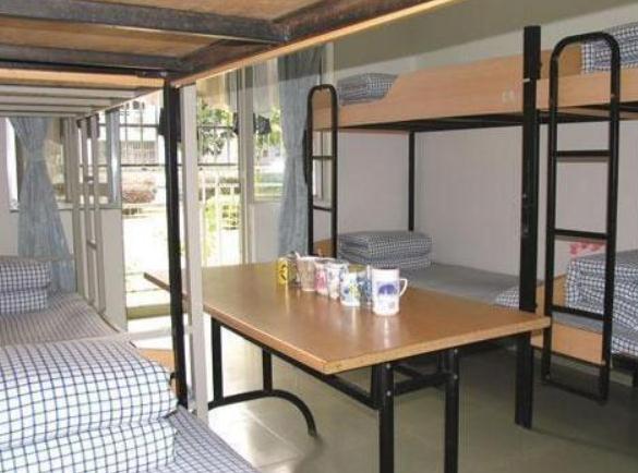 大学宿舍争相比拼，清北与哈佛剑桥寝室对比，差距不是一星半点