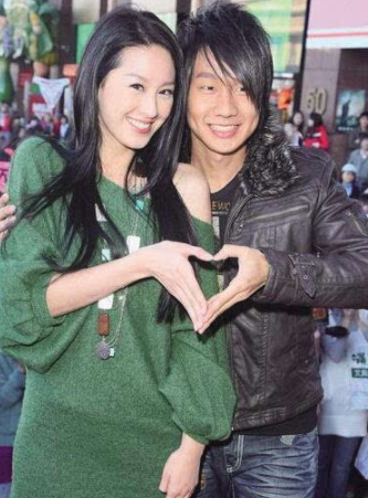 被初恋误以为是穷光蛋，苦追田馥甄“求婚”金莎，林俊杰的绯闻史