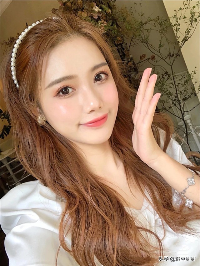 2021新春推荐这4种显白发色(2021新春推荐这4种显白发色衣服)