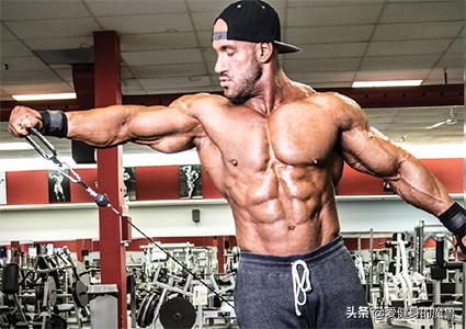 基因改变不了，可以通过技巧改变肩宽，倒三角体型这样练