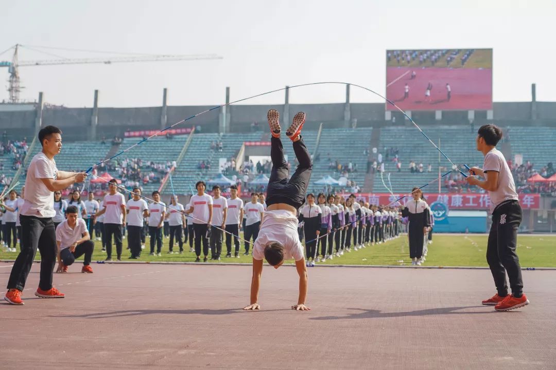 中南大学第二十届校运动会开幕！快来pick你最喜欢的方阵！