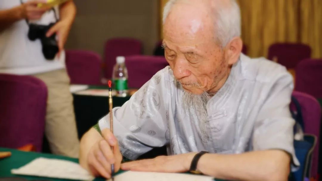 陕西师范大学毛笔书写“最美”录取通知书，“开笔”