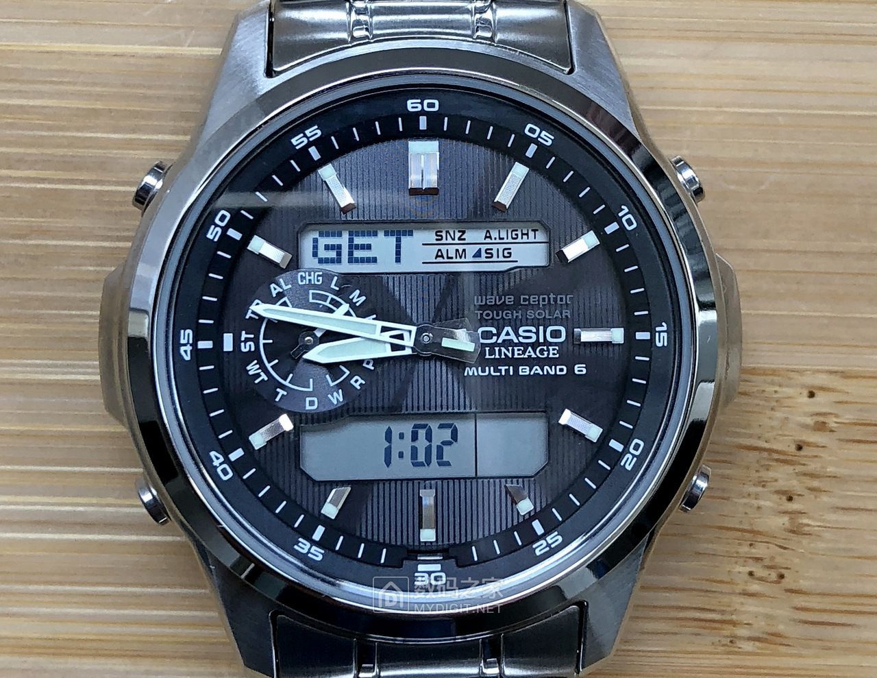 开箱详测：卡西欧CASIO LCW-M300双显电波光动能表，休闲商务之选