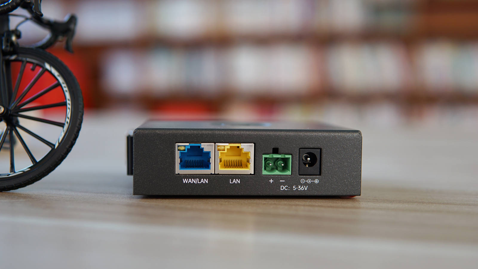 低成本，高效率，无线布网，蒲公英R300A 4G工业路由器体验