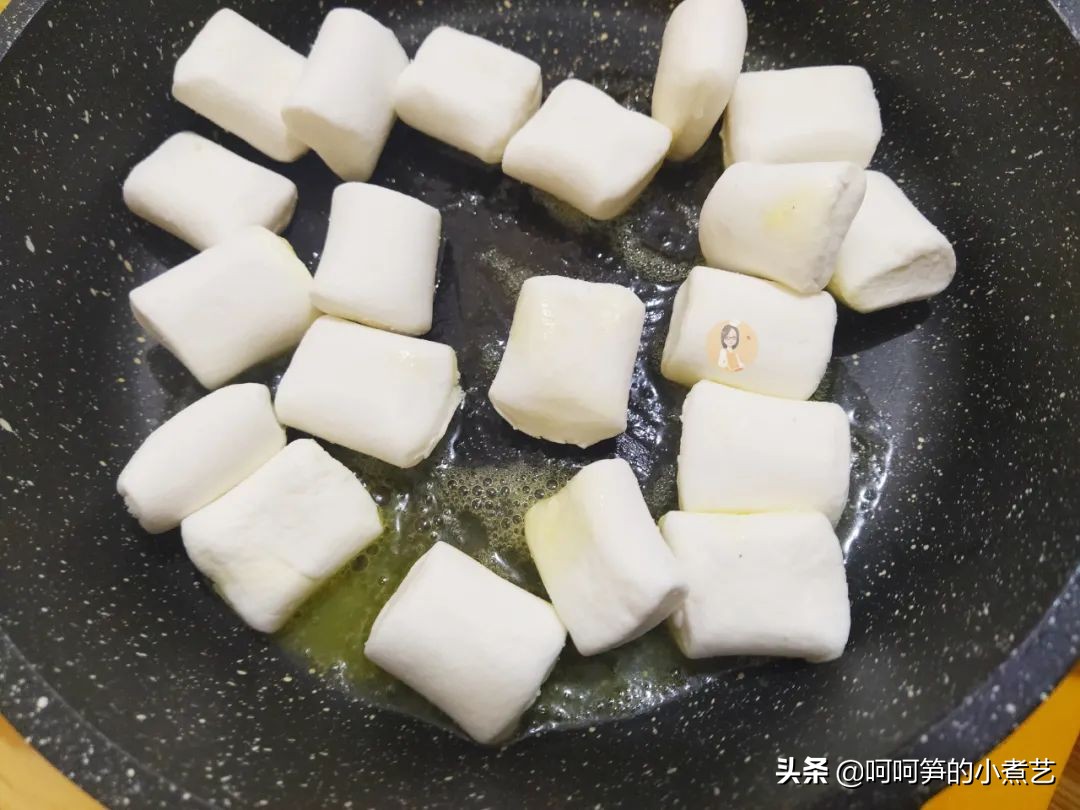 过年啦，小朋友怎能没有零食吃，教你制作牛奶棒棒糖，简单又好吃