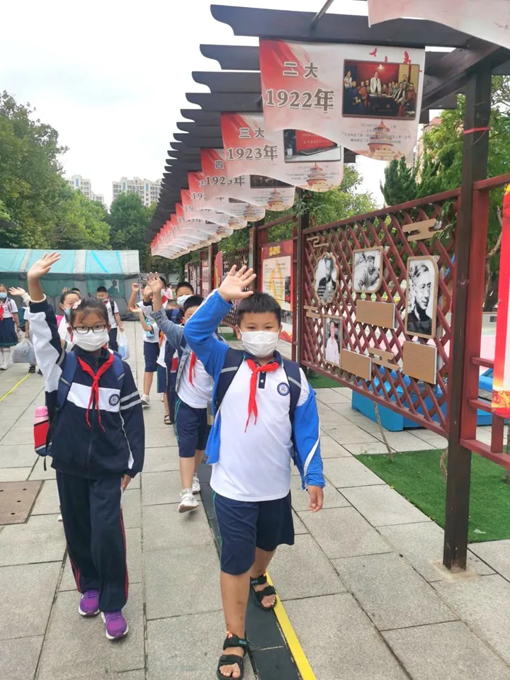 开学第一课，威海中小学生这样上