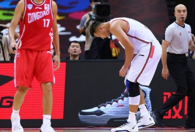 为什么cba不让穿nike(耐克抵制棉花一周！阿联率先表态，为耐克篮球签名：让人寒心)